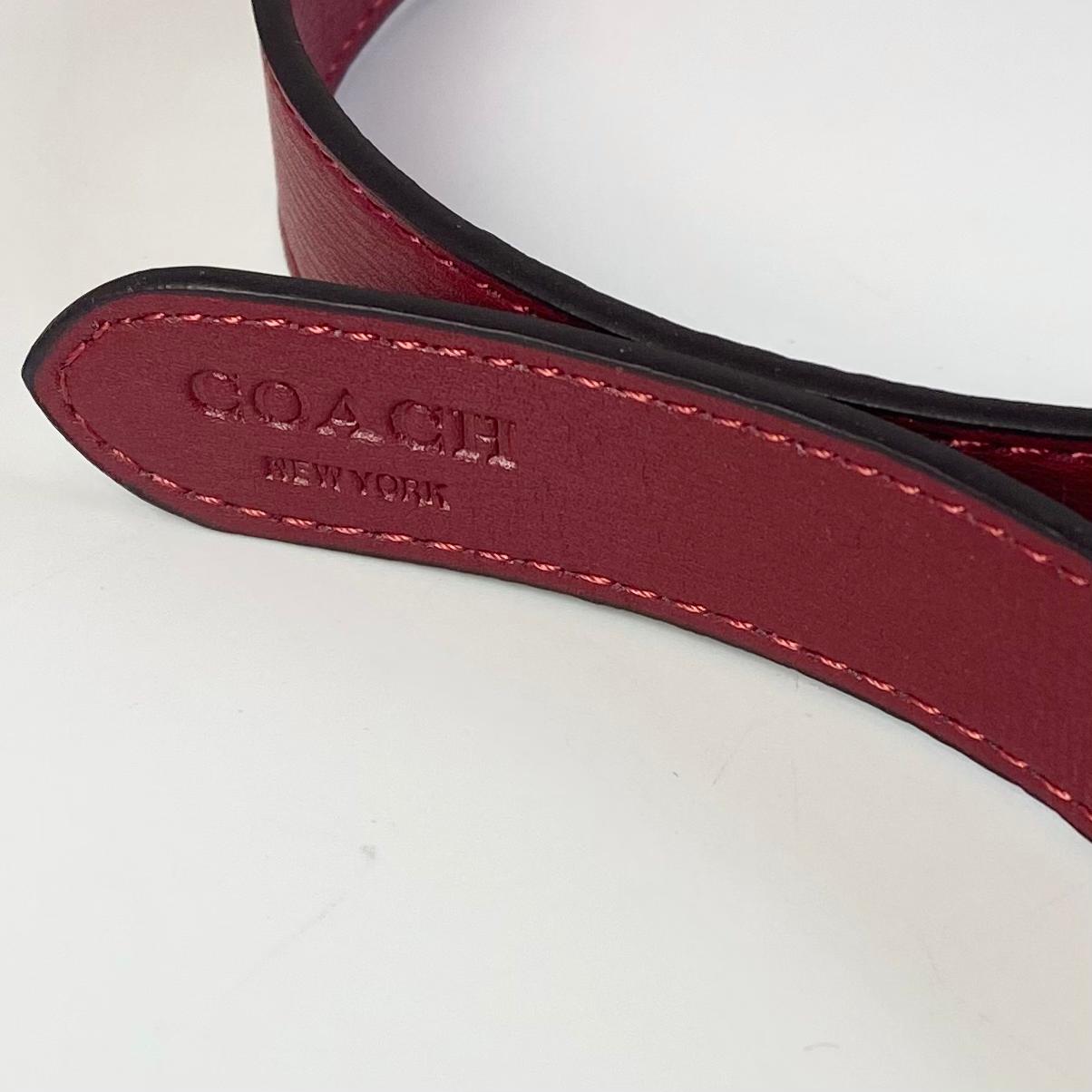 Dây Nịt Coach Logo Horse And Carriage Plaque DS D.Red