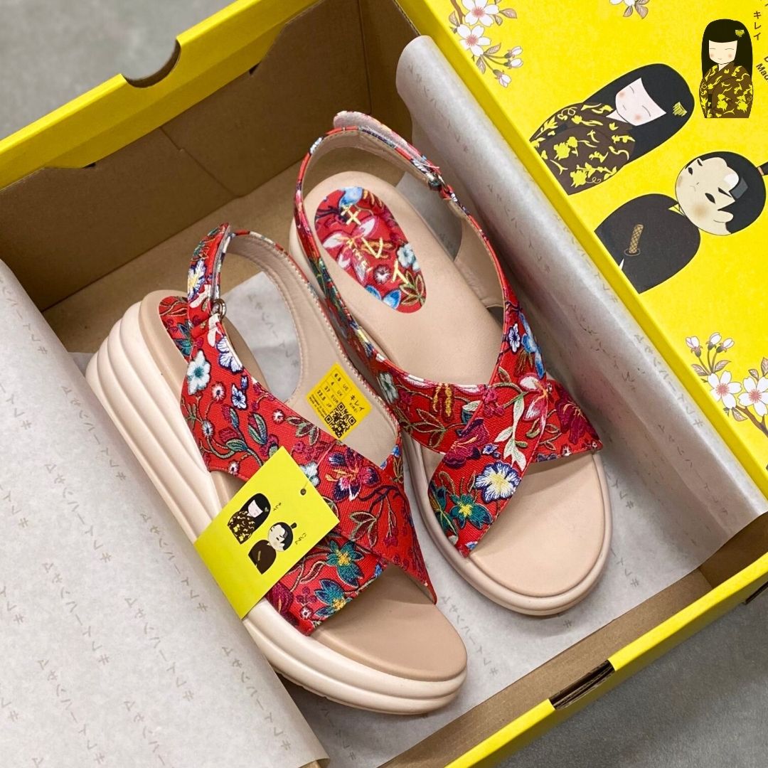 Kirei Biteki - Office Wedge Sandal CP09 Red