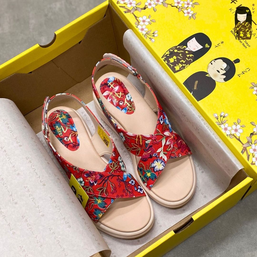 Kirei Biteki - Office Wedge Sandal CP09 Red