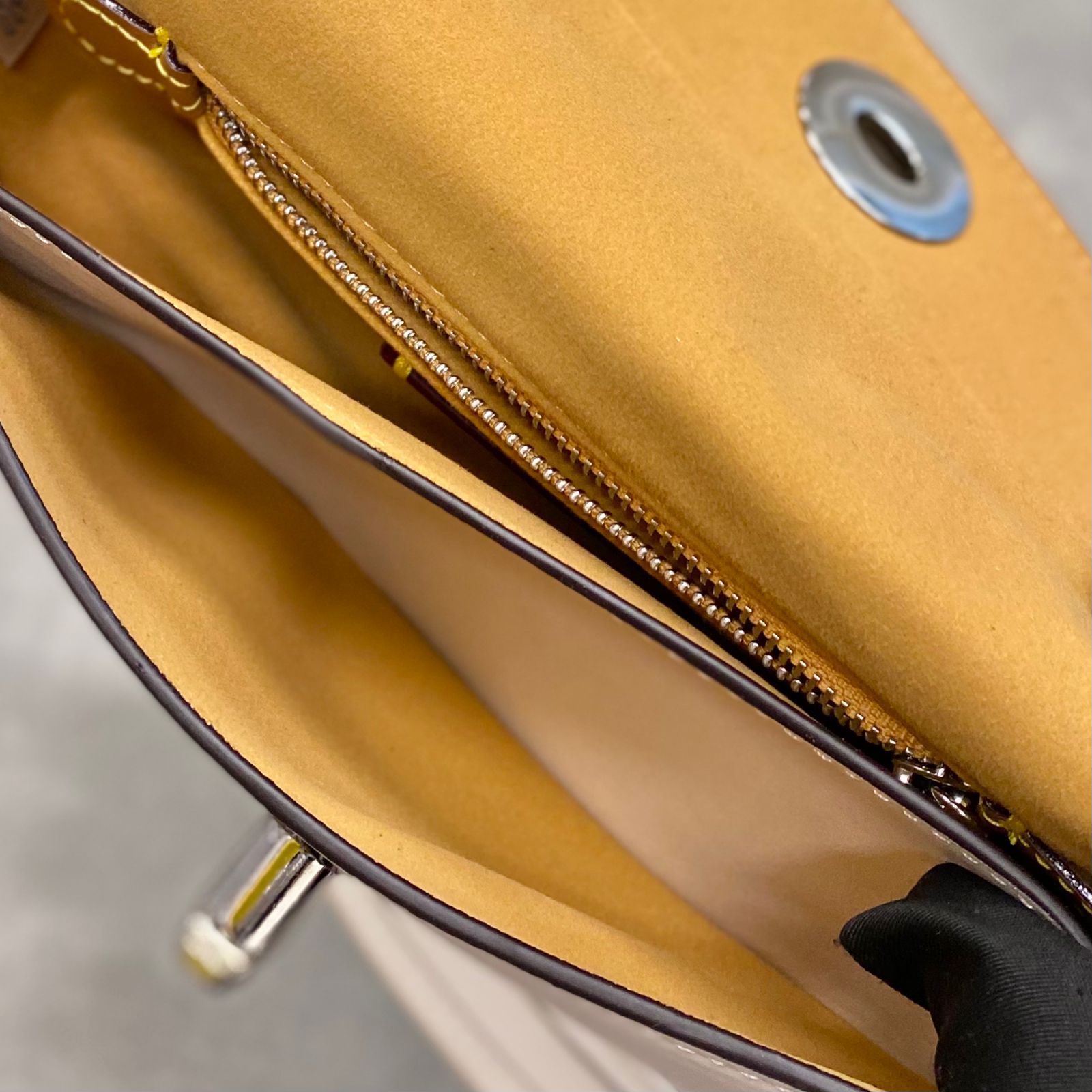 Túi Coach Camellia Emmy Shoulder Bag DS White