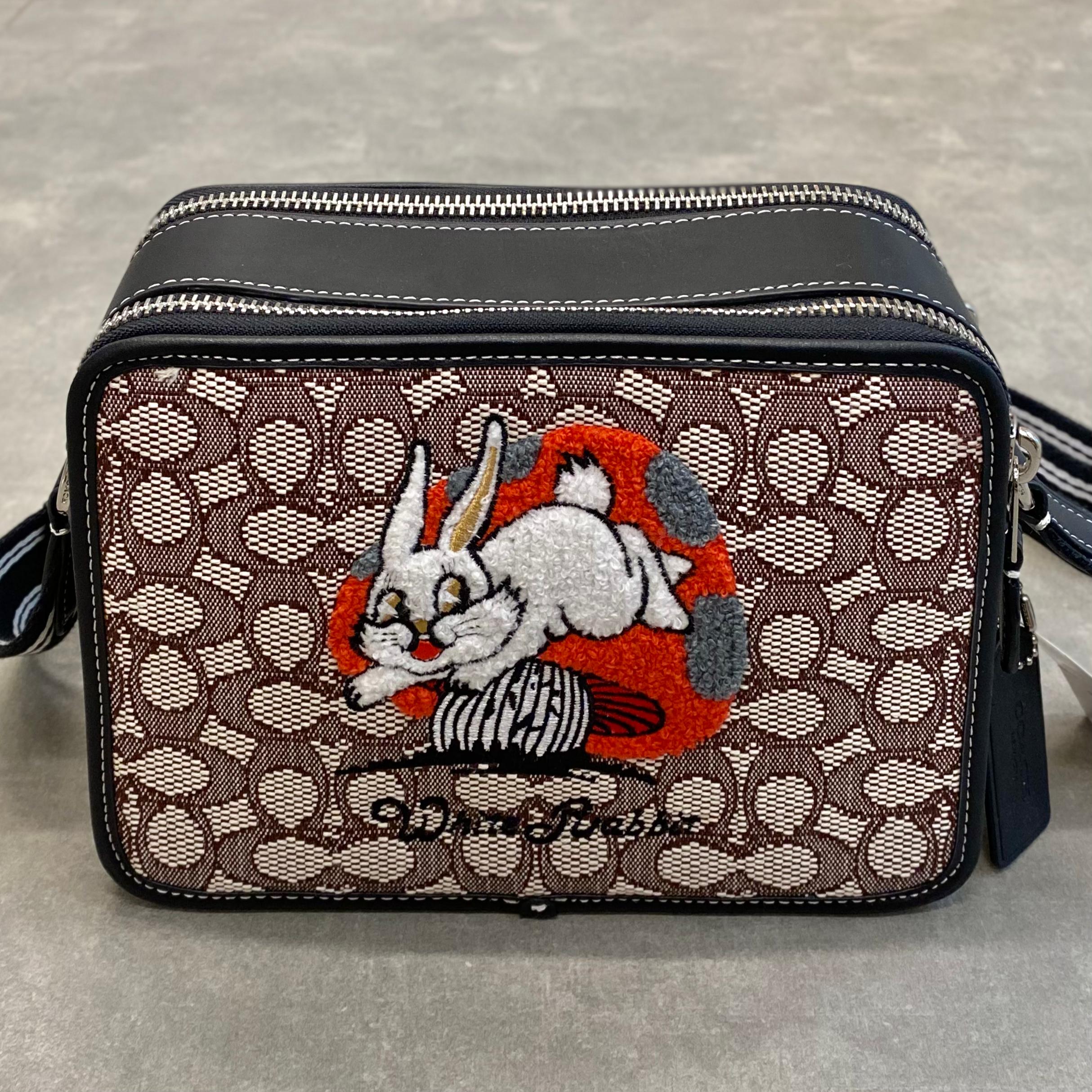 Túi Coach Charter Rabbit Crossbody Sling Bag DS Brown