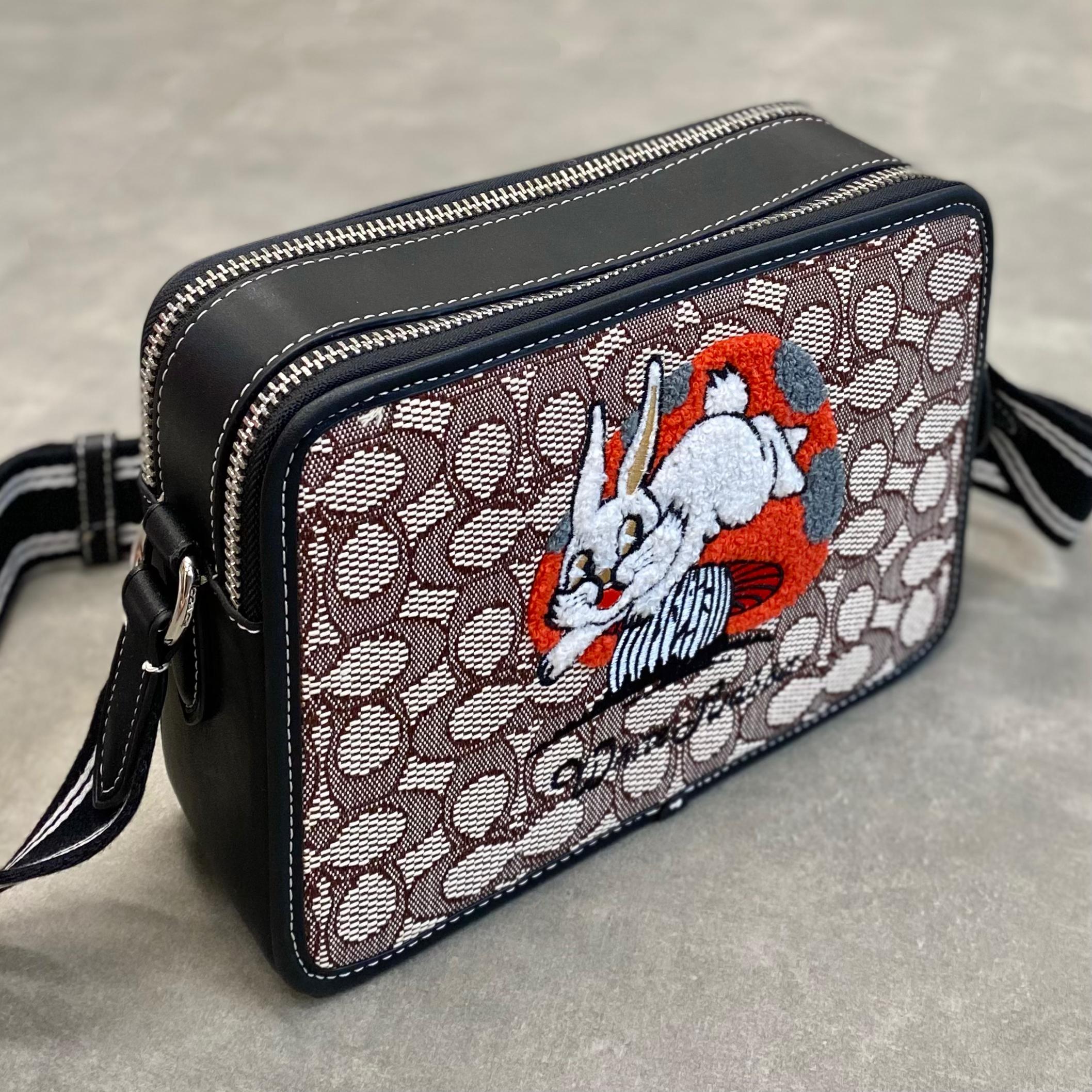 Túi Coach Charter Rabbit Crossbody Sling Bag DS Brown