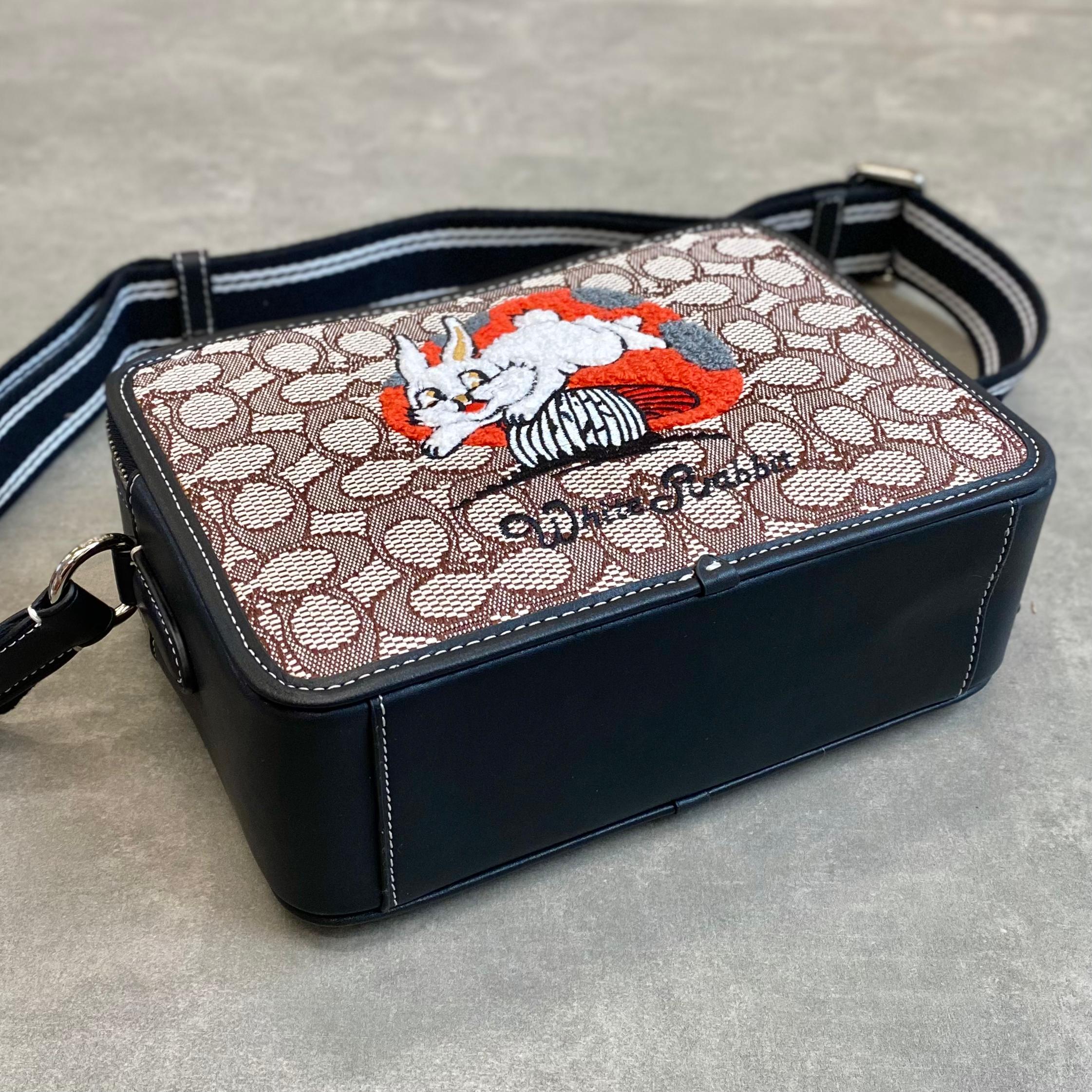 Túi Coach Charter Rabbit Crossbody Sling Bag DS Brown