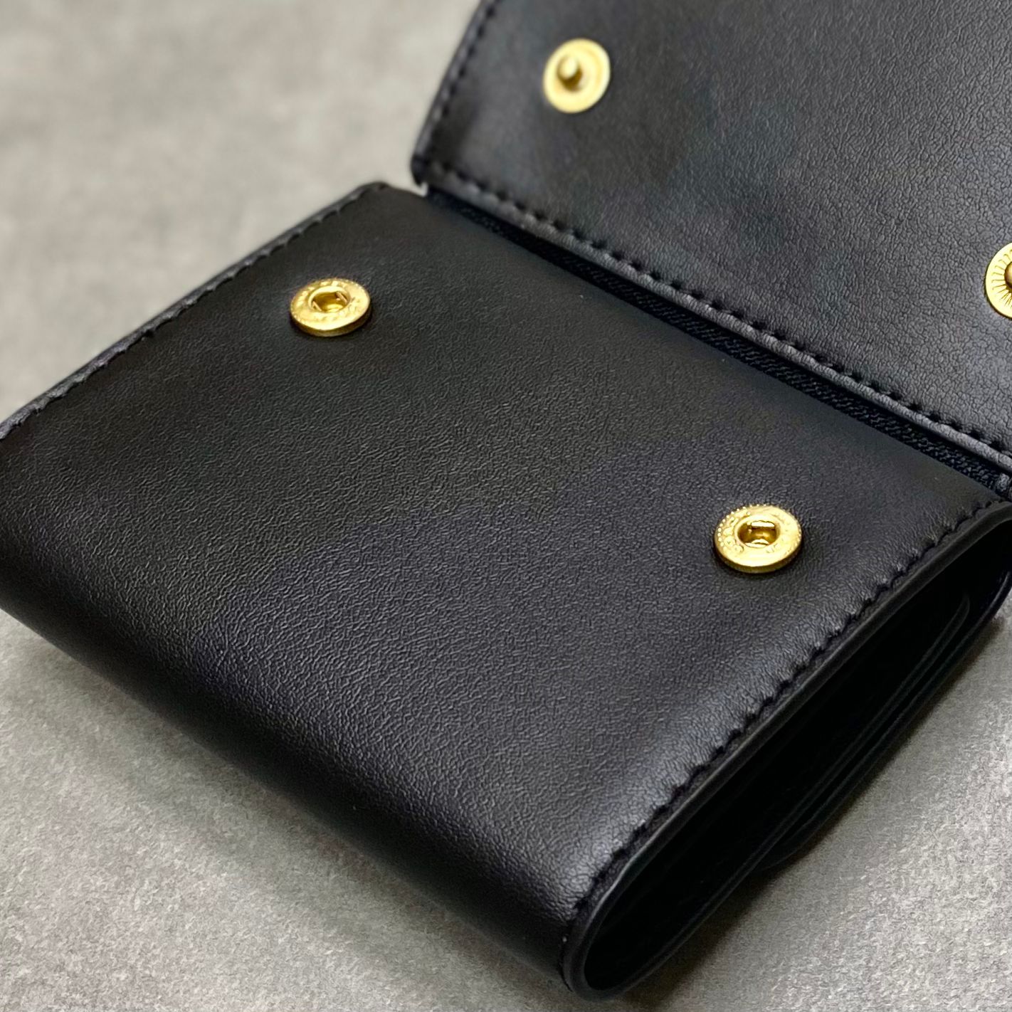 Ví Coach Essential Card Holder Wallet DS Black