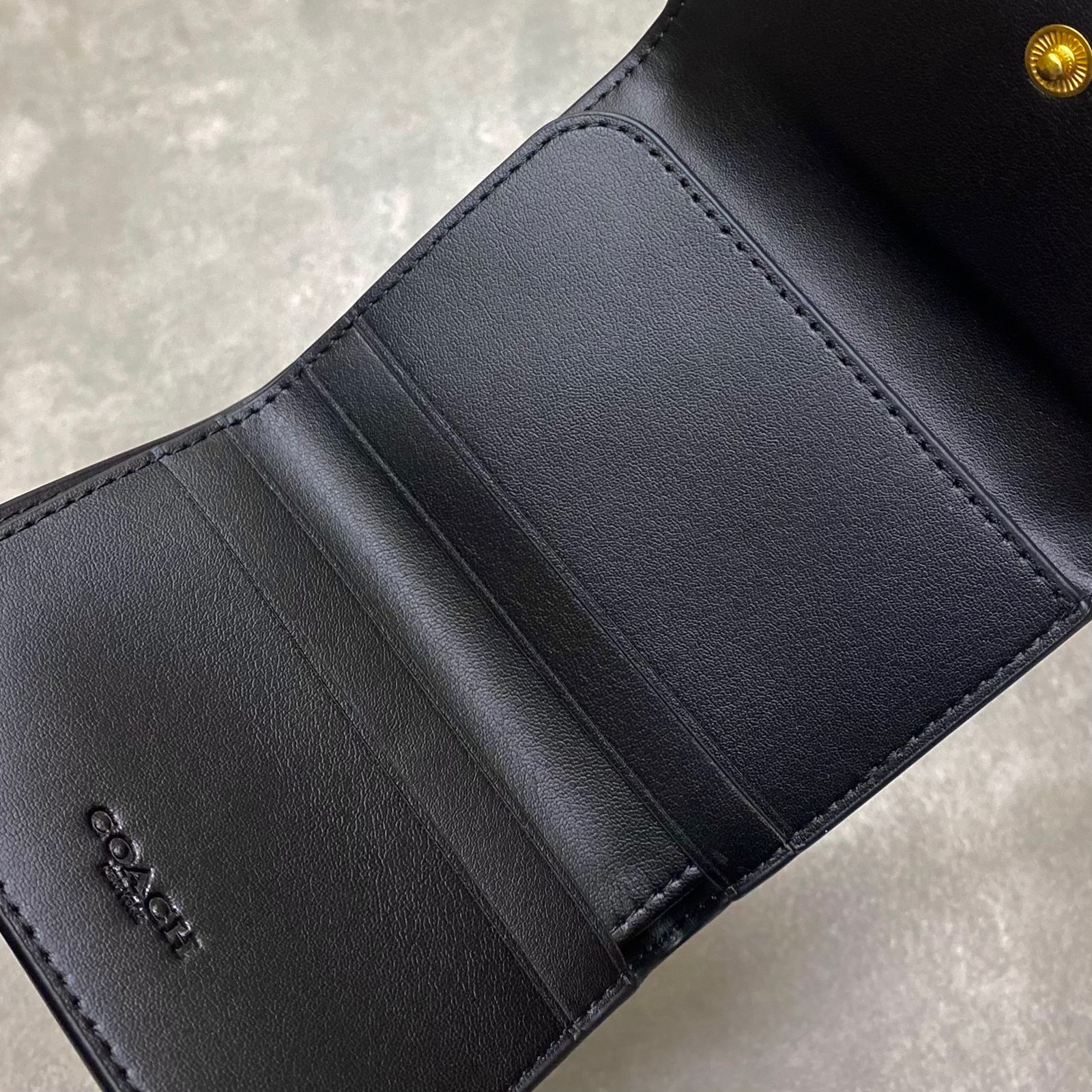 Ví Coach Essential Card Holder Wallet DS Black