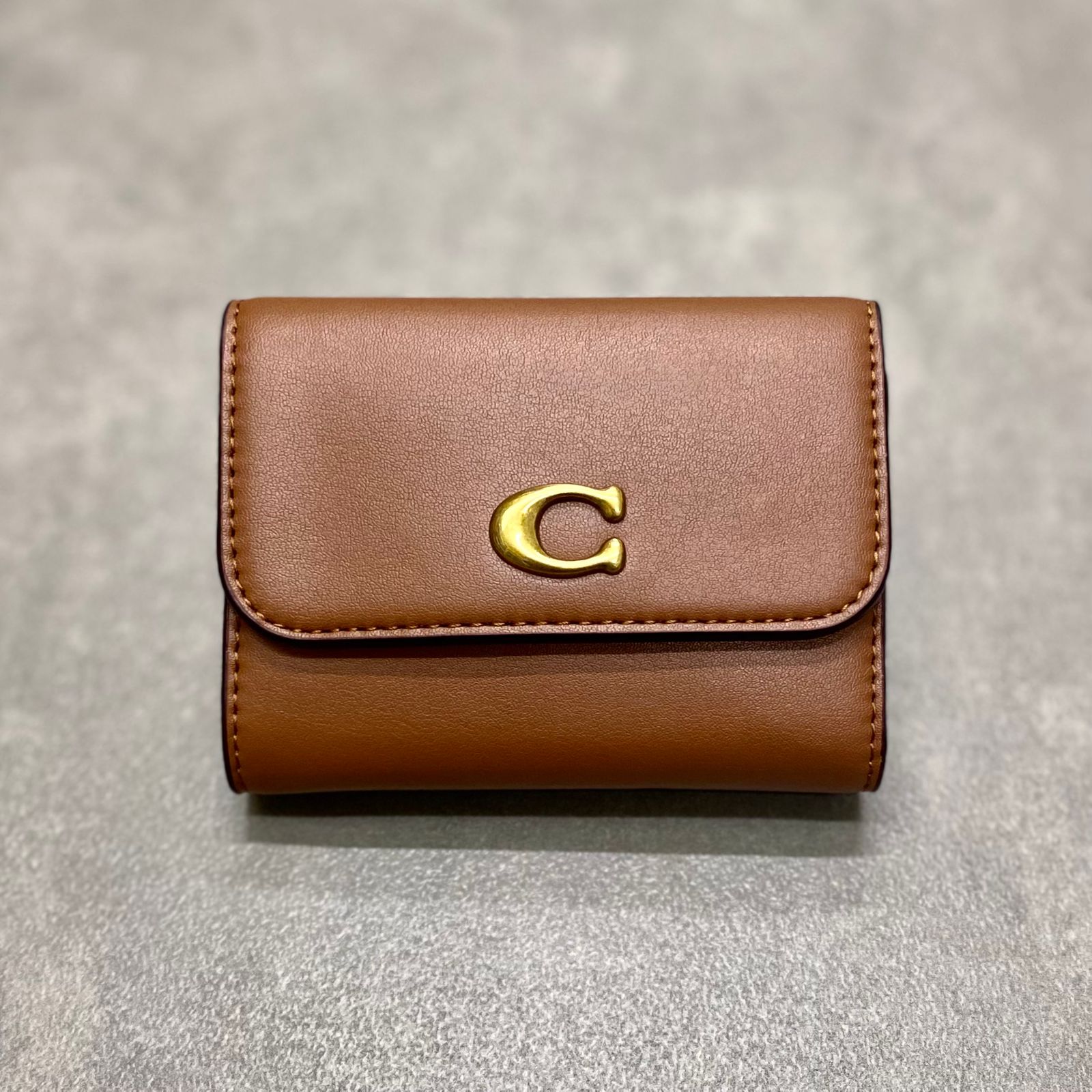 Ví Coach Essential Card Holder Wallet DS Brown