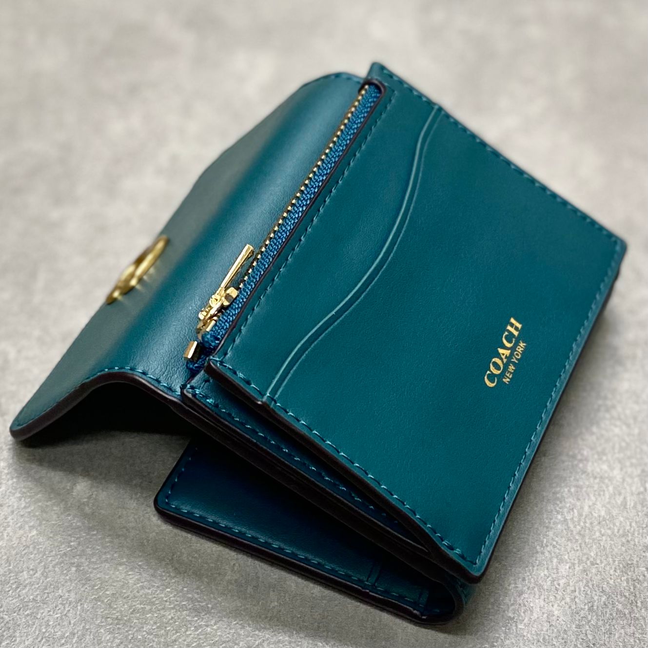 Ví Coach Essential Card Holder Wallet DS Green