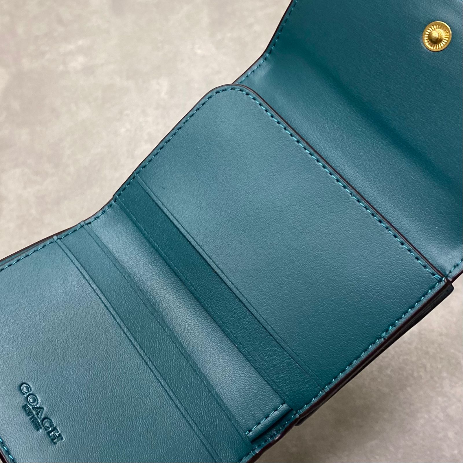 Ví Coach Essential Card Holder Wallet DS Green