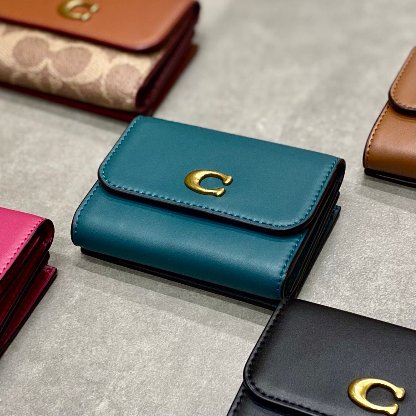 Ví Coach Essential Card Holder Wallet DS Green