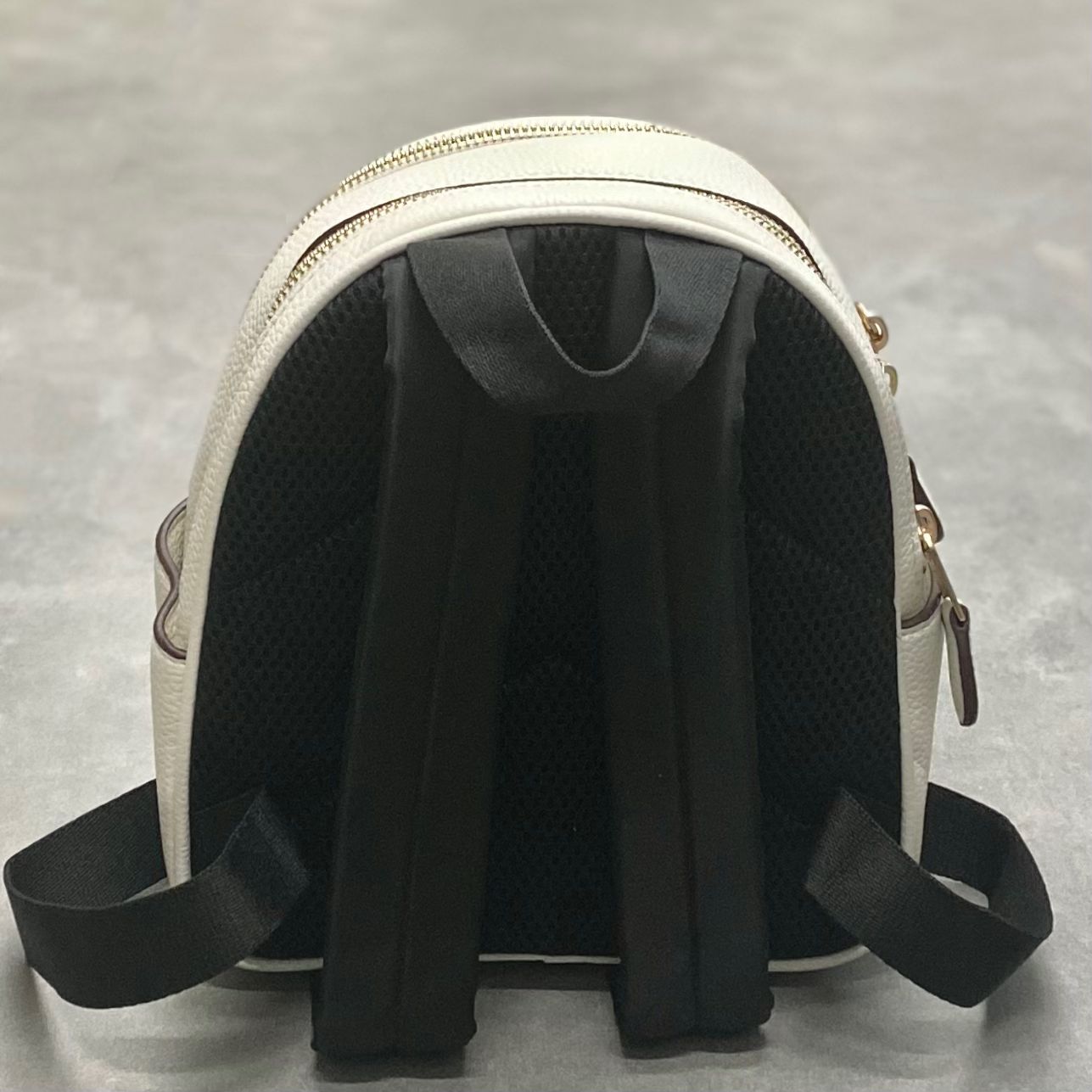 Balo Coach Mini With Dancing Kitten DS White - 20x23x9cm