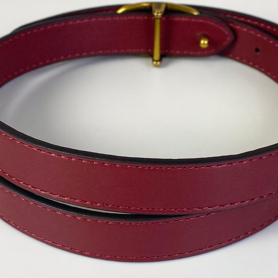 Dây Nịt Coach Logo Horse And Carriage Plaque DS D.Red