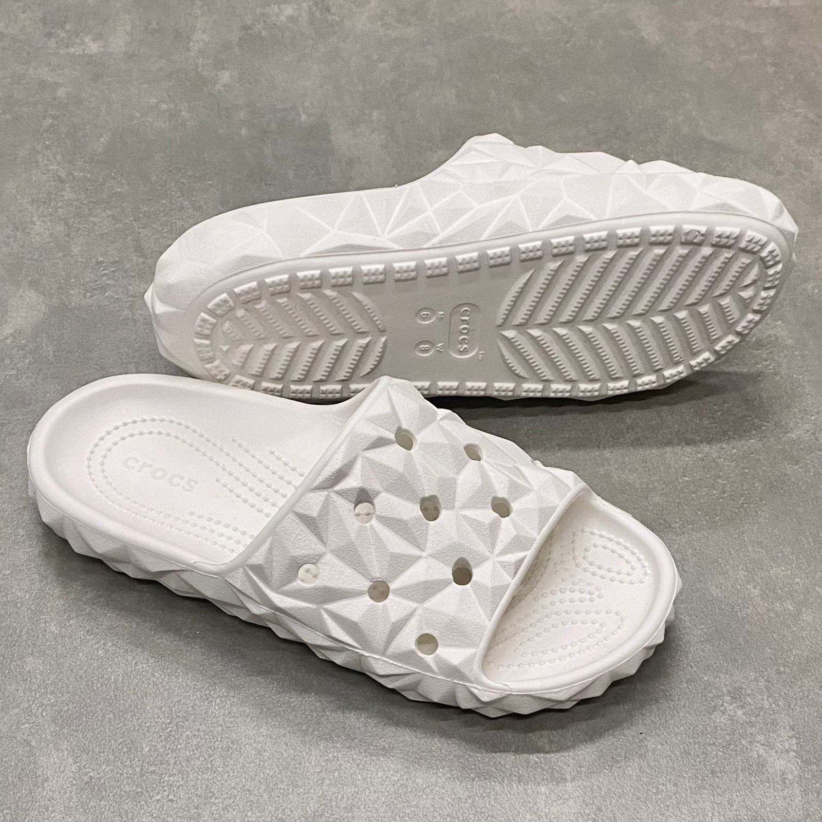 Dép Crocs Classic Geometric V2 HN2 White