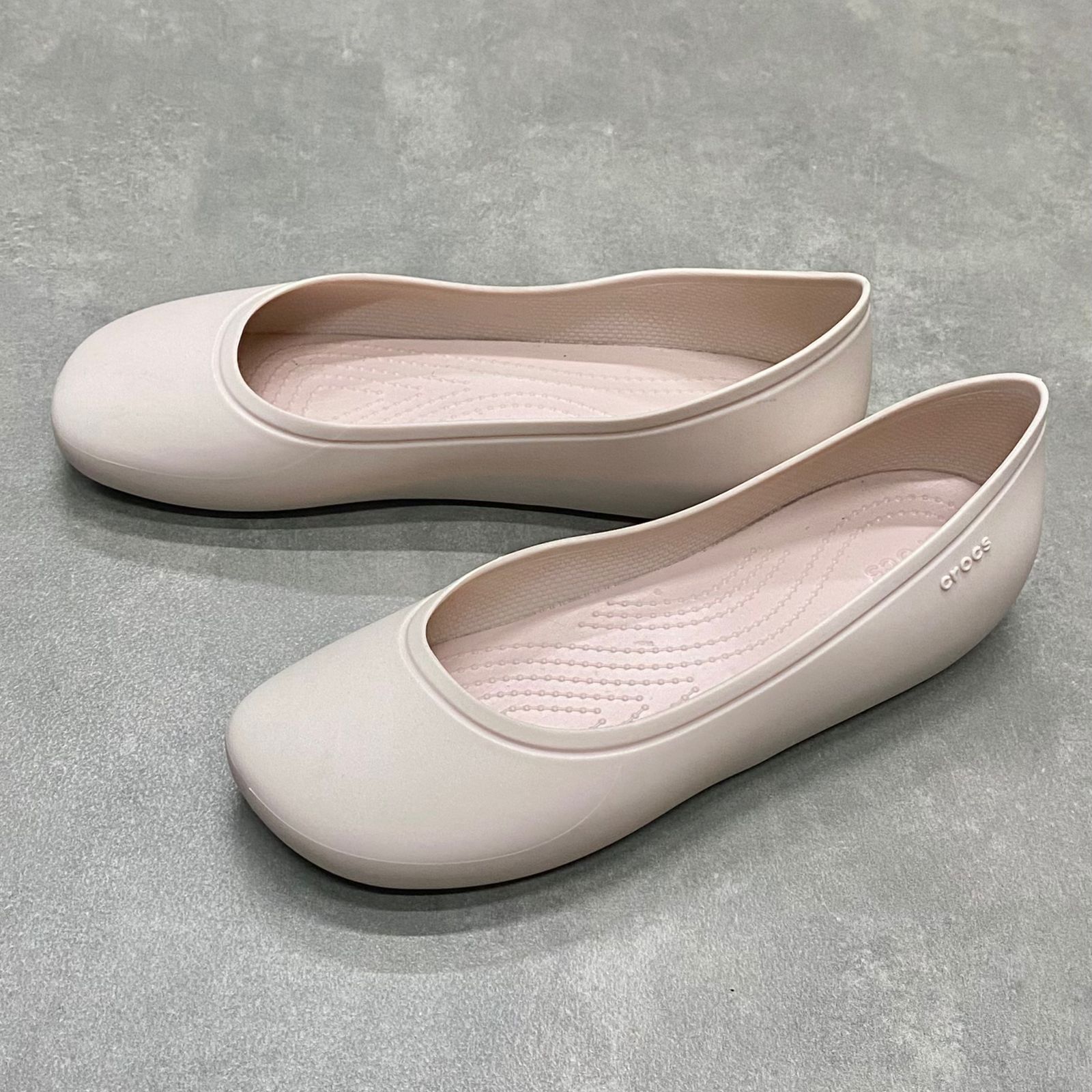 Giày Búp Bê Crocs Brooklyn Pointed HN Cream