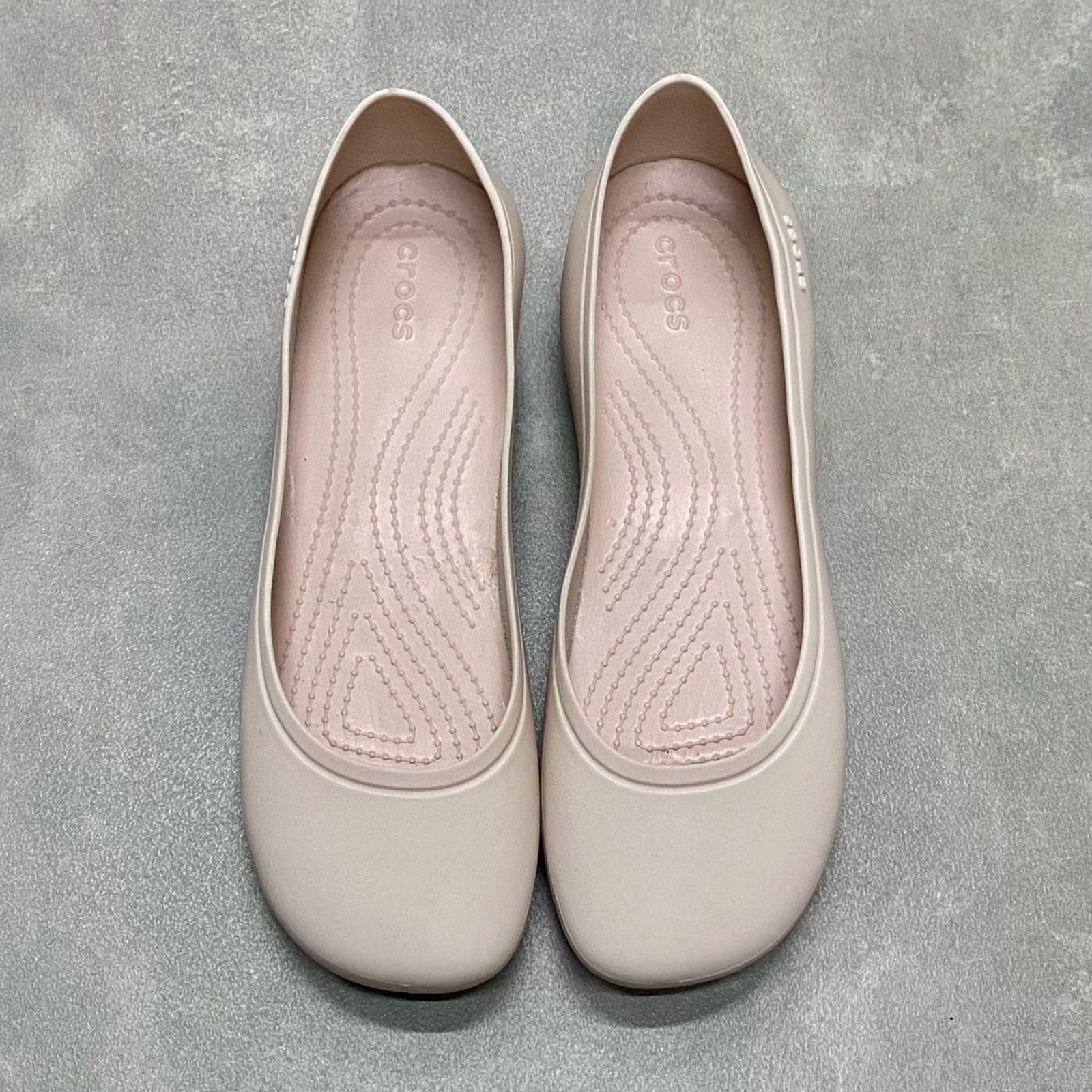 Giày Búp Bê Crocs Brooklyn Pointed HN Cream