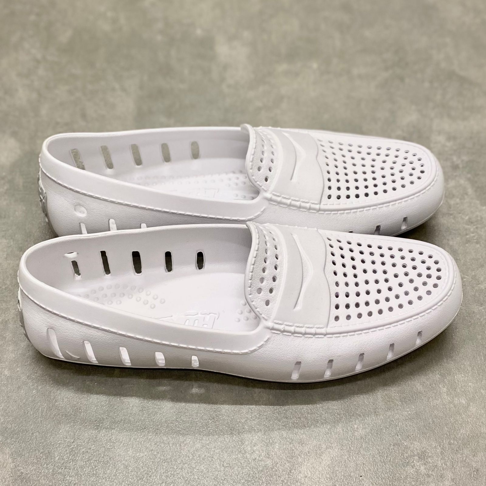 Giày Mọi Floafers DP White/Grey