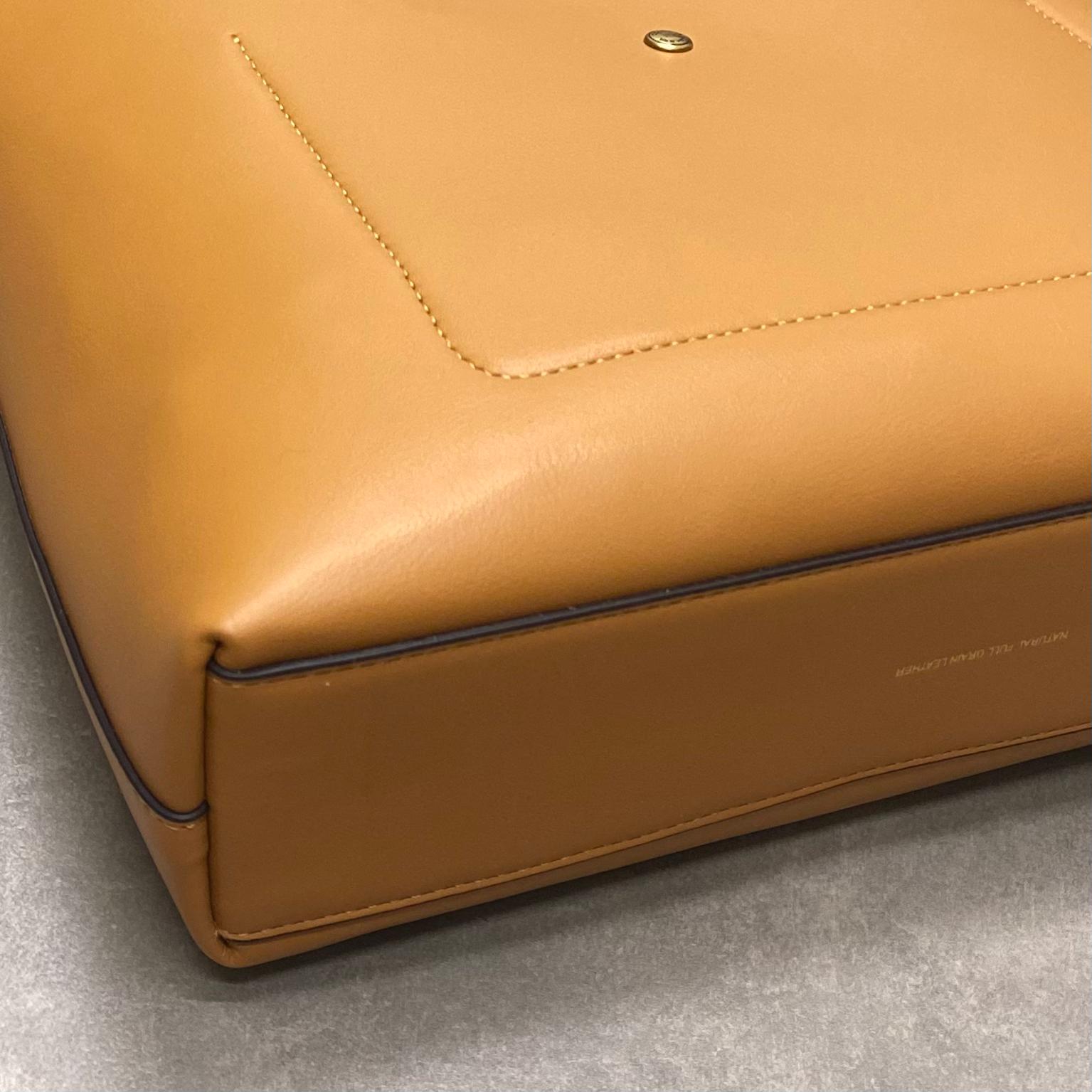 Túi Coach Brooklyn 28 Trapezoidal Women's Shoulder Bag DS Tan