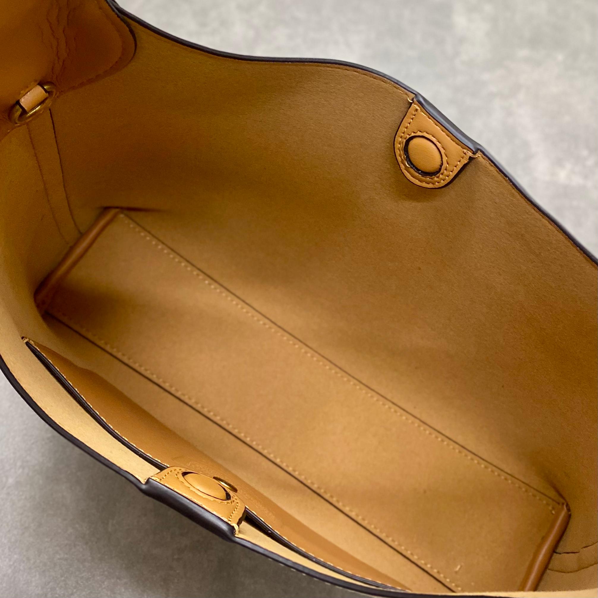 Túi Coach Brooklyn 28 Trapezoidal Women's Shoulder Bag DS Tan