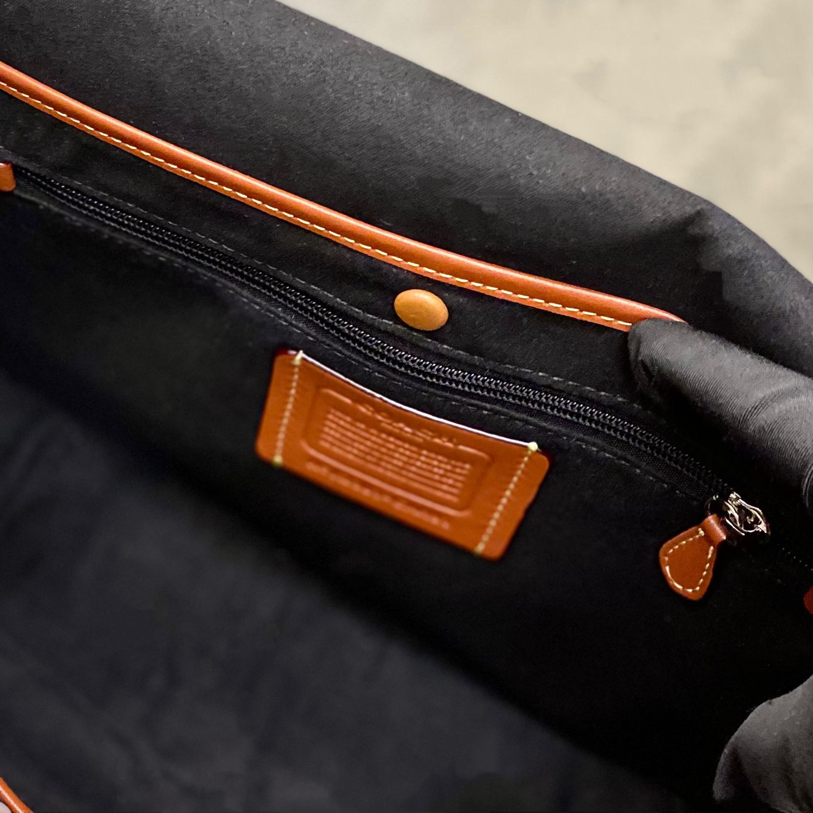 Túi Coach Hitch Messenger Bag DS Black