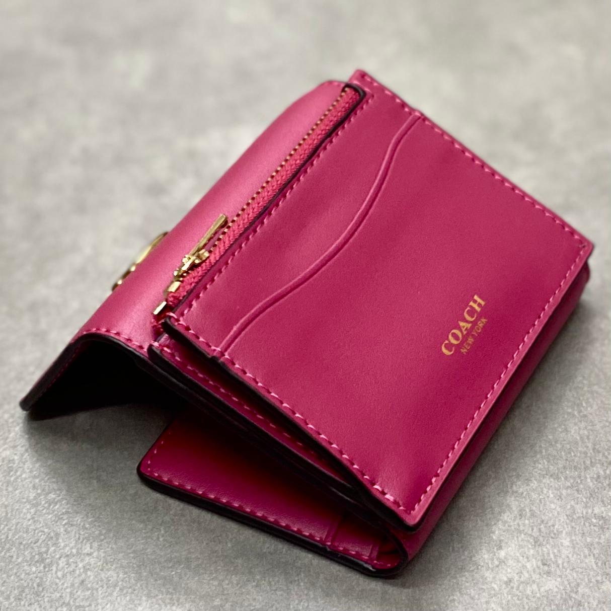Ví Coach Essential Card Holder Wallet DS Pink