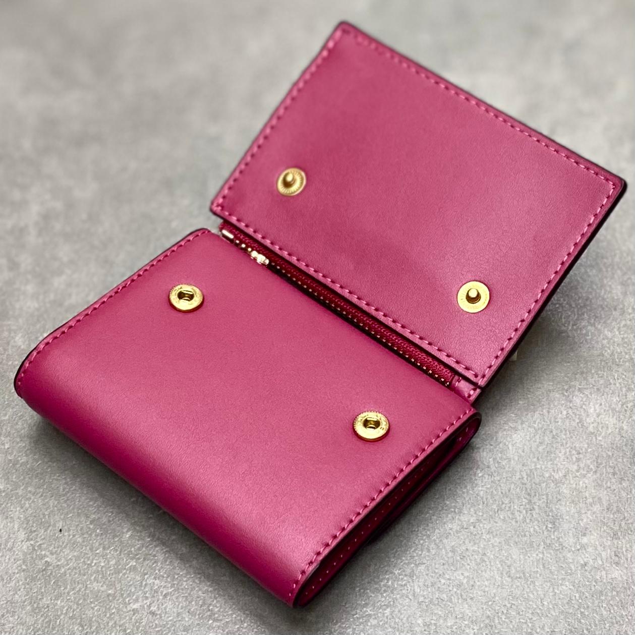 Ví Coach Essential Card Holder Wallet DS Pink