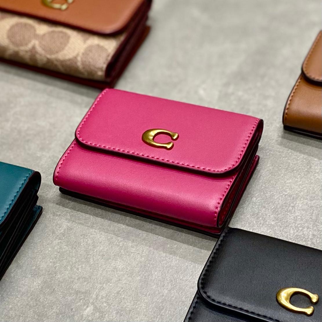 Ví Coach Essential Card Holder Wallet DS Pink
