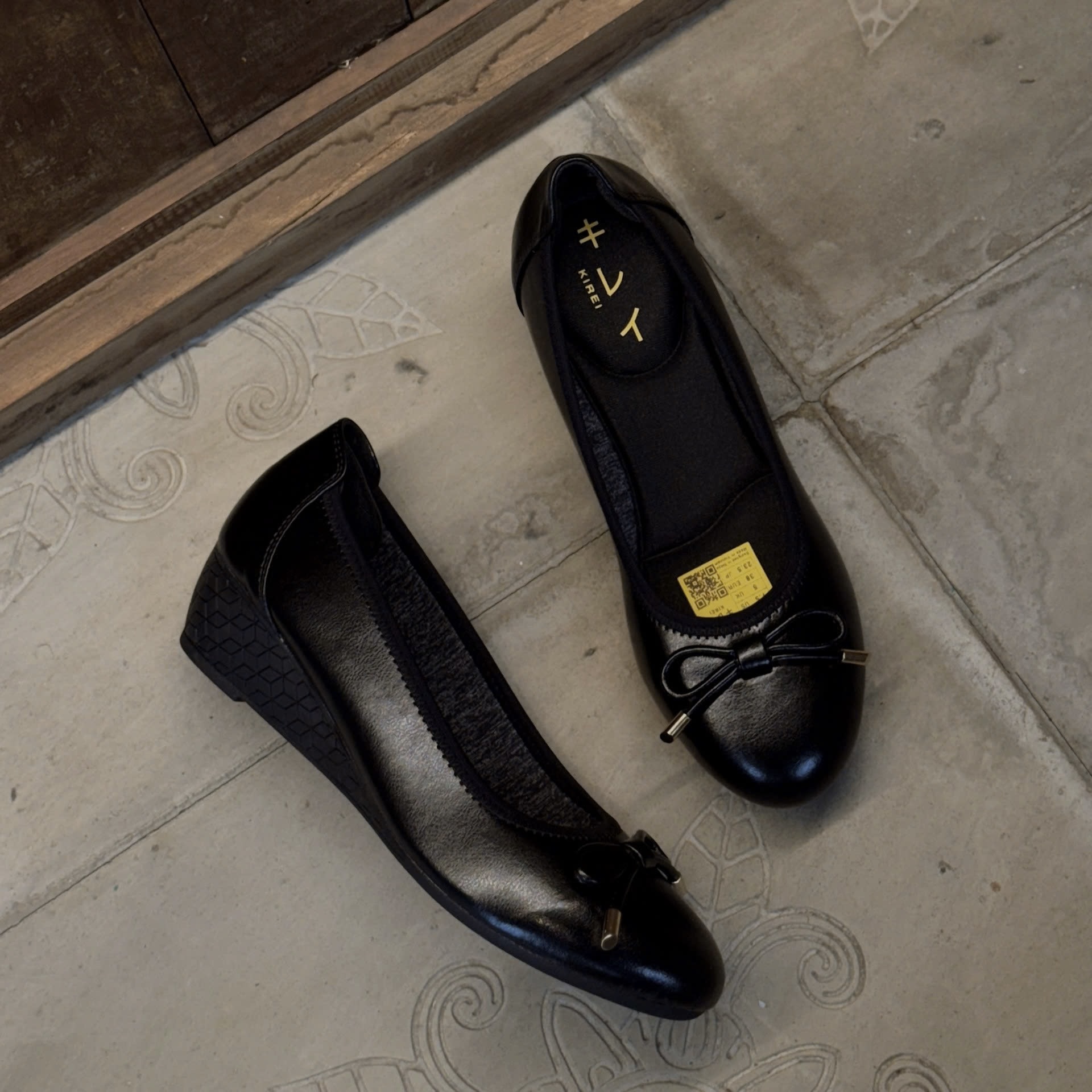 Kirei Miyabi - Office Wedge HI1 Black