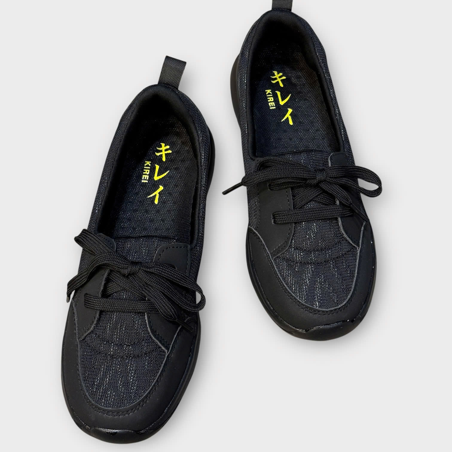 Giày Kirei Walk on Breathable Cột dây HD Đen