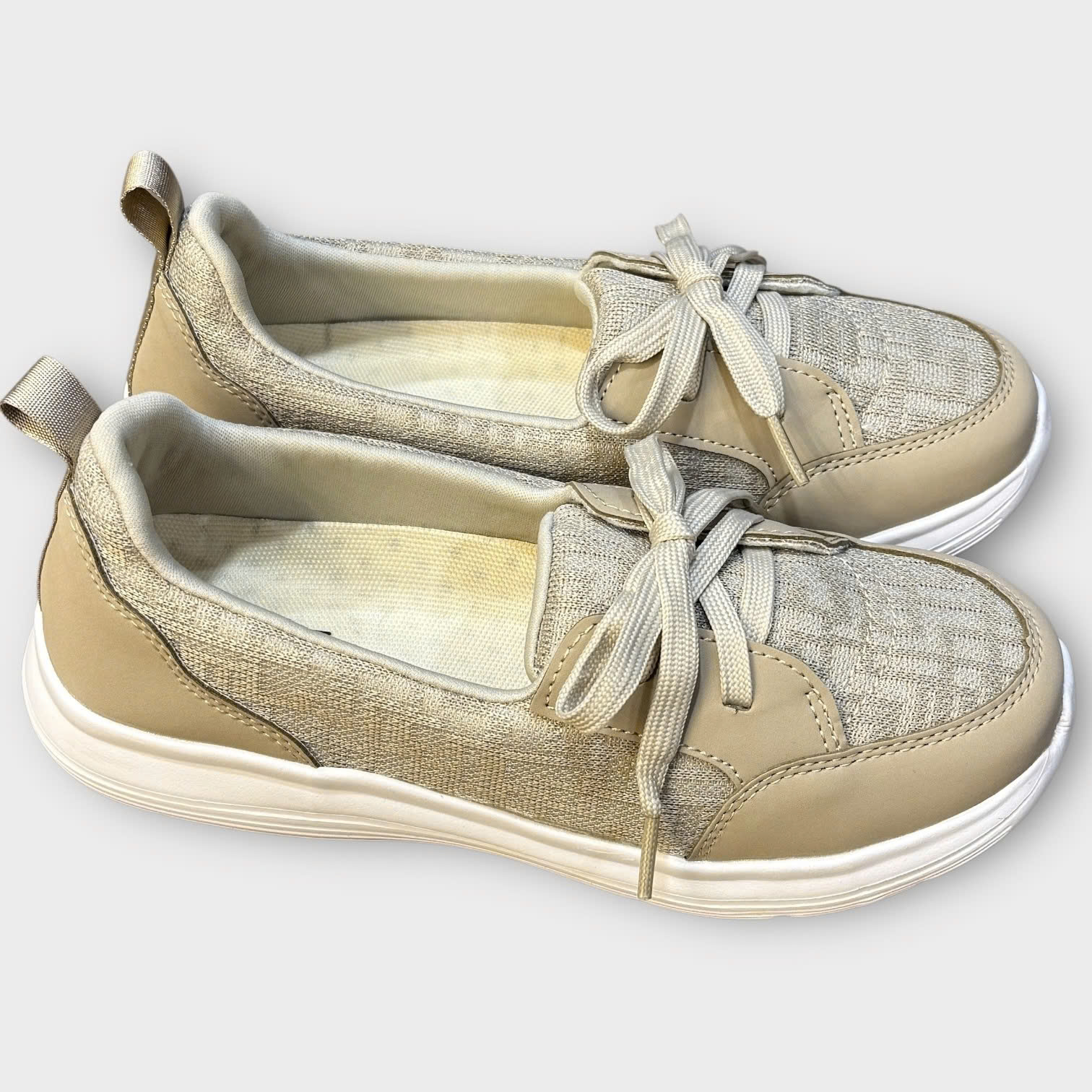 Kirei Walk BG Giày Breathable Cột Dây Kem