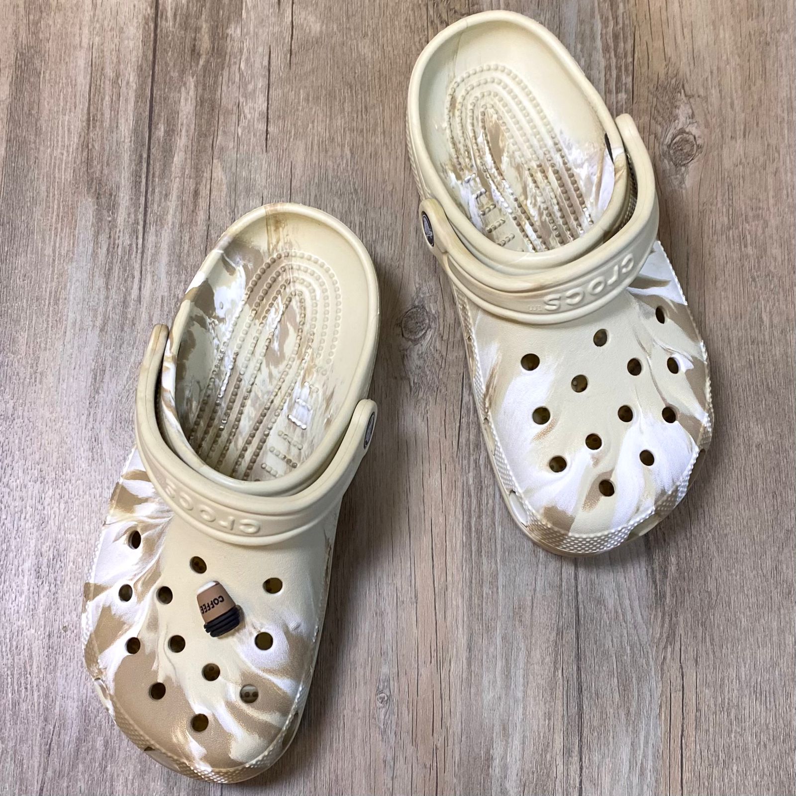 Dép Crocs Classic Roomyfit Loang HN Bone