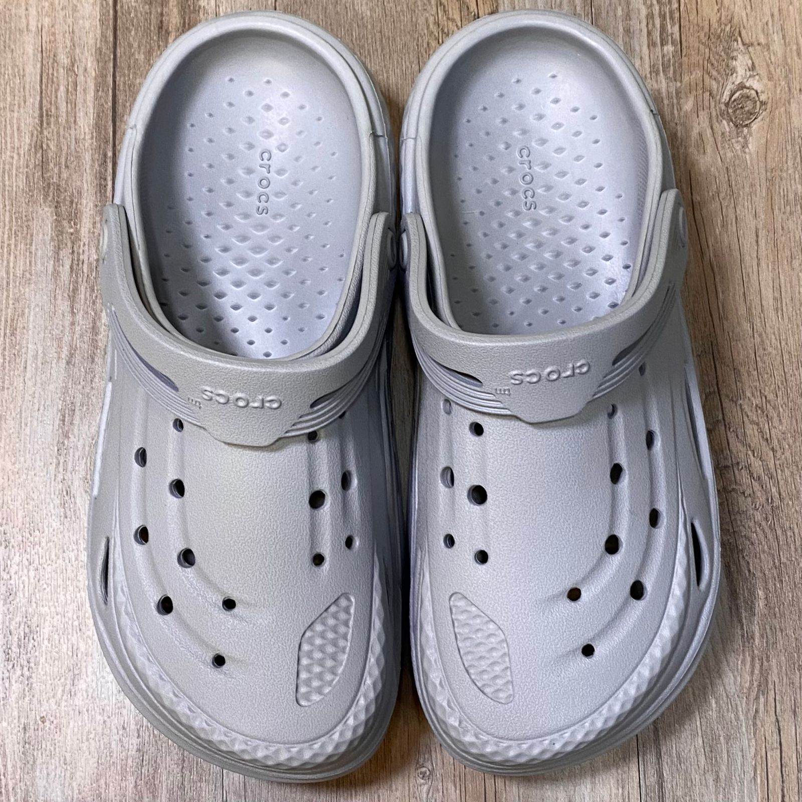 Dép Crocs Clog Off Grid HN2 Light Grey