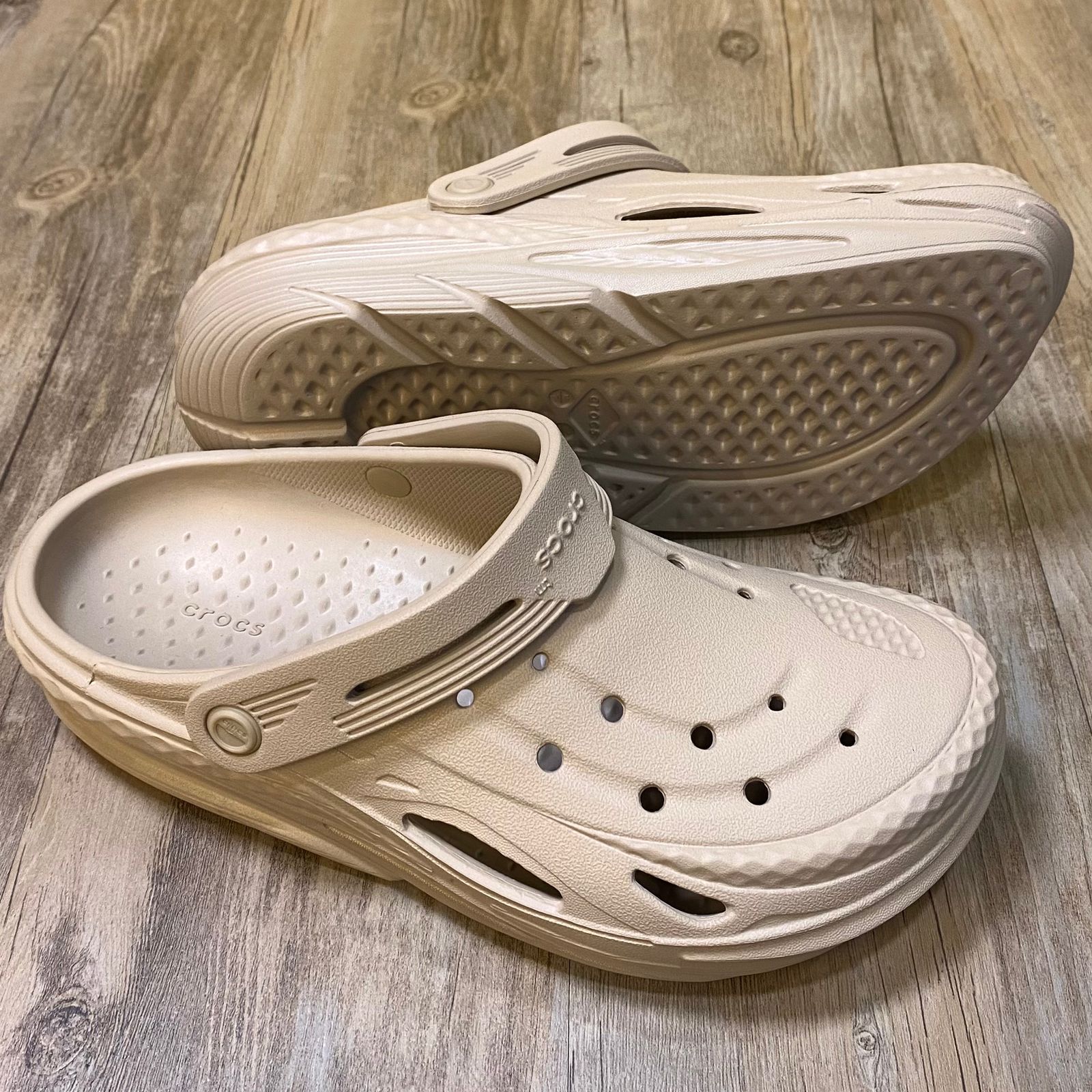 Dép Crocs Clog Off Grid HN2 Light Brown