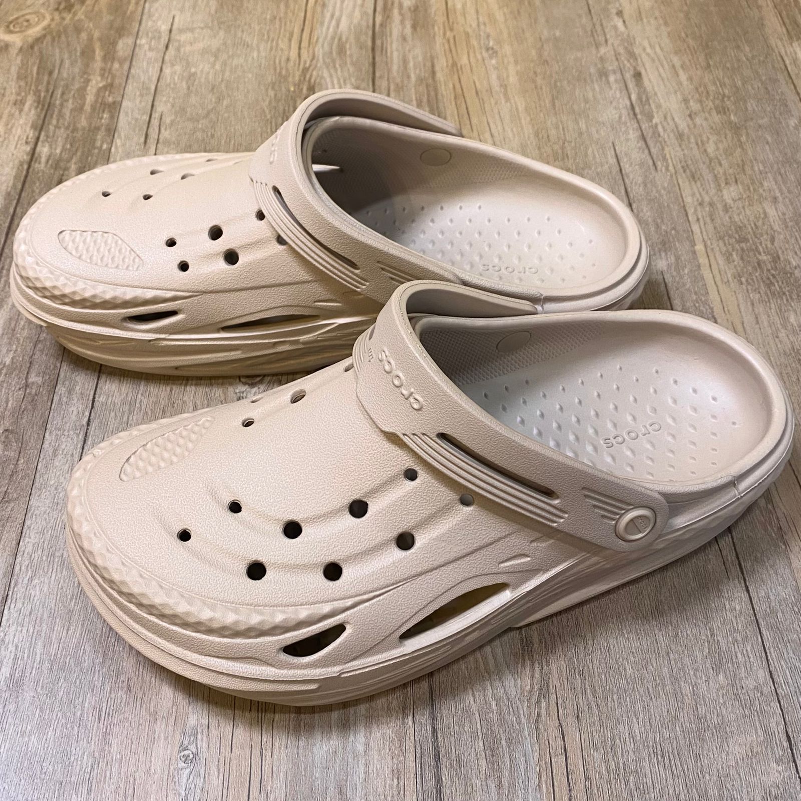 Dép Crocs Clog Off Grid HN2 Light Brown