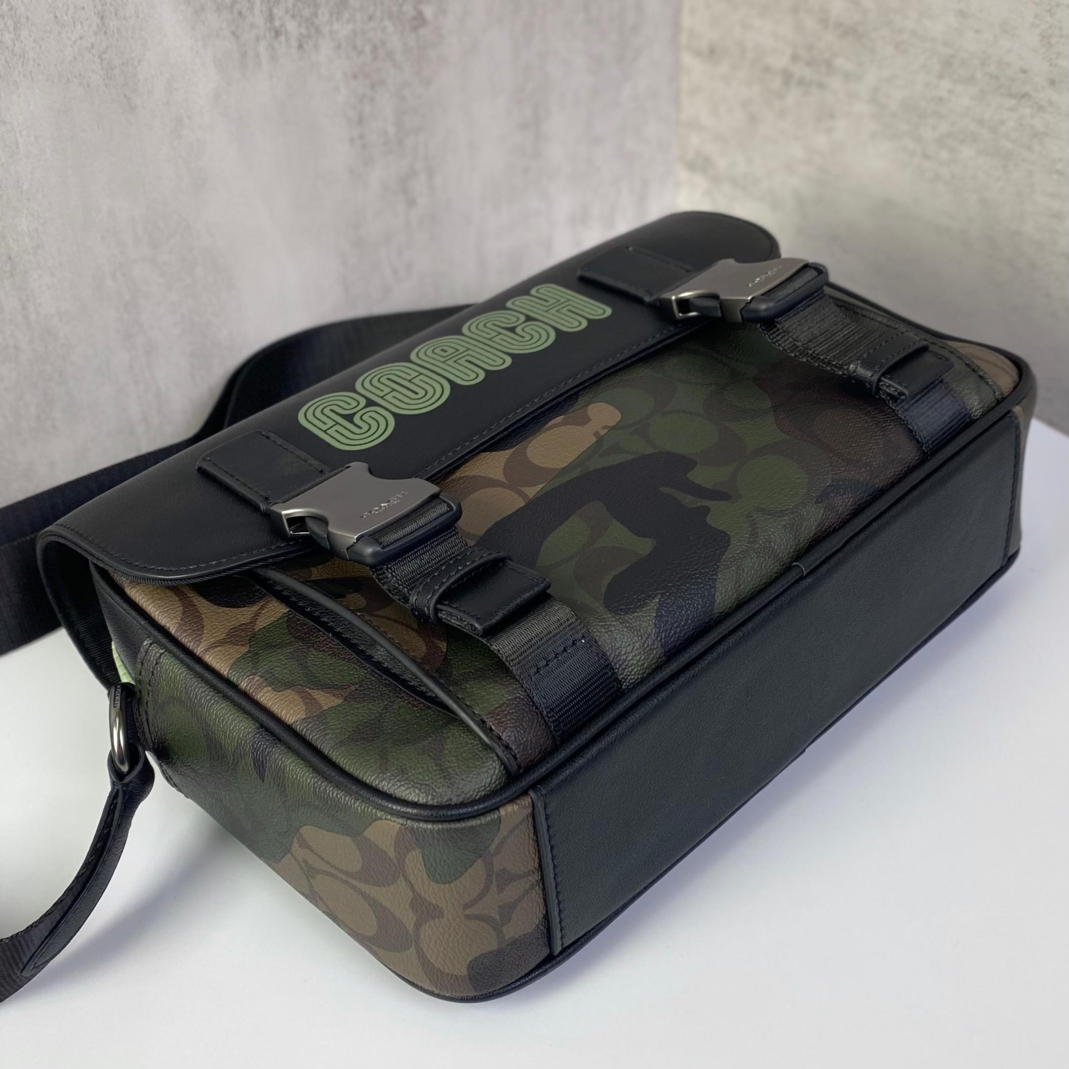 Túi Coach Track Crossbody Camo DS Black