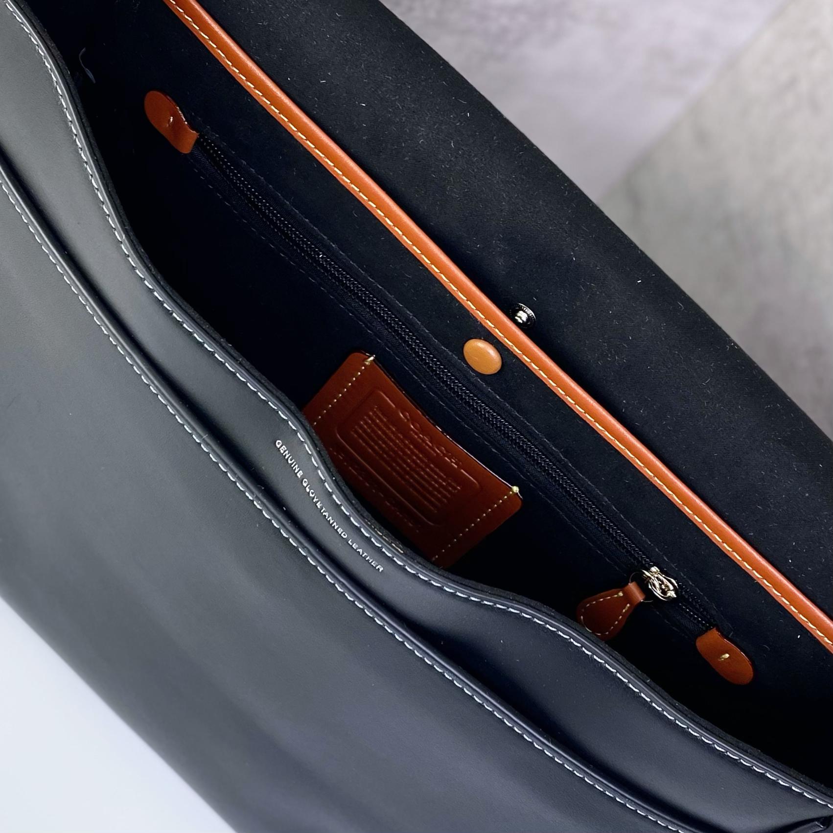 Túi Coach Hitch Messenger Bag DS Black