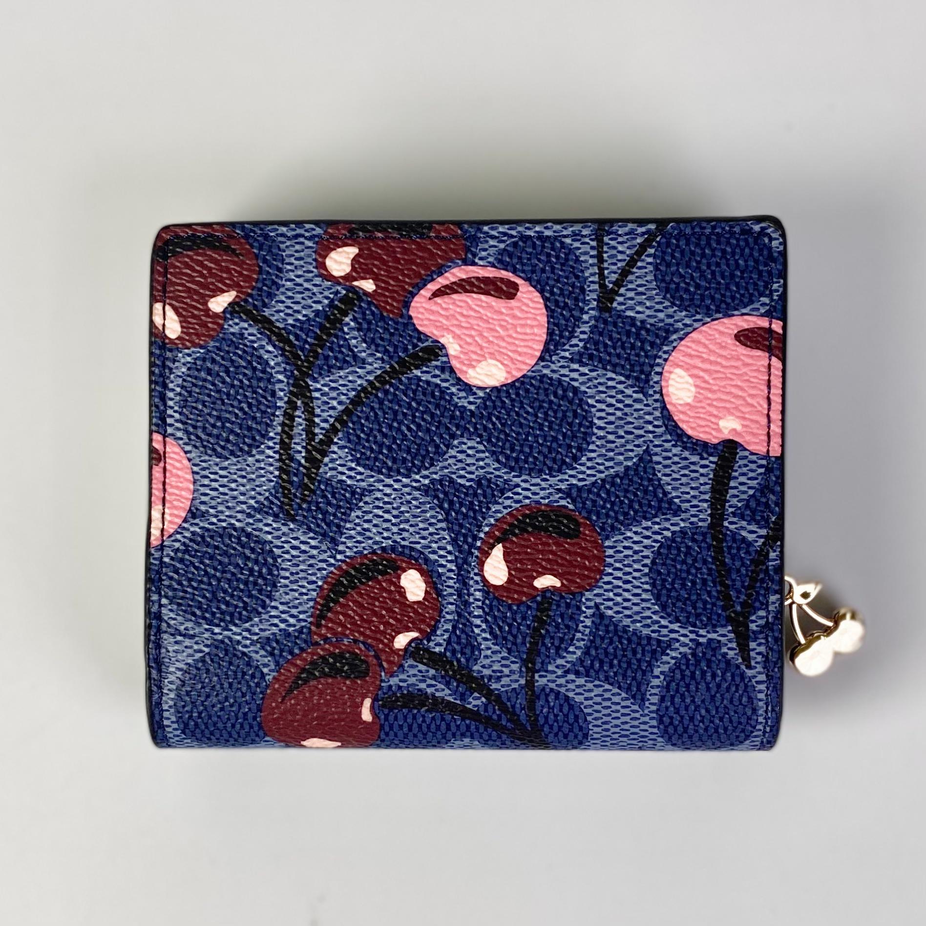Ví Coach Snap Wallet In Signature Canvas With Cherry Print DS Blue
