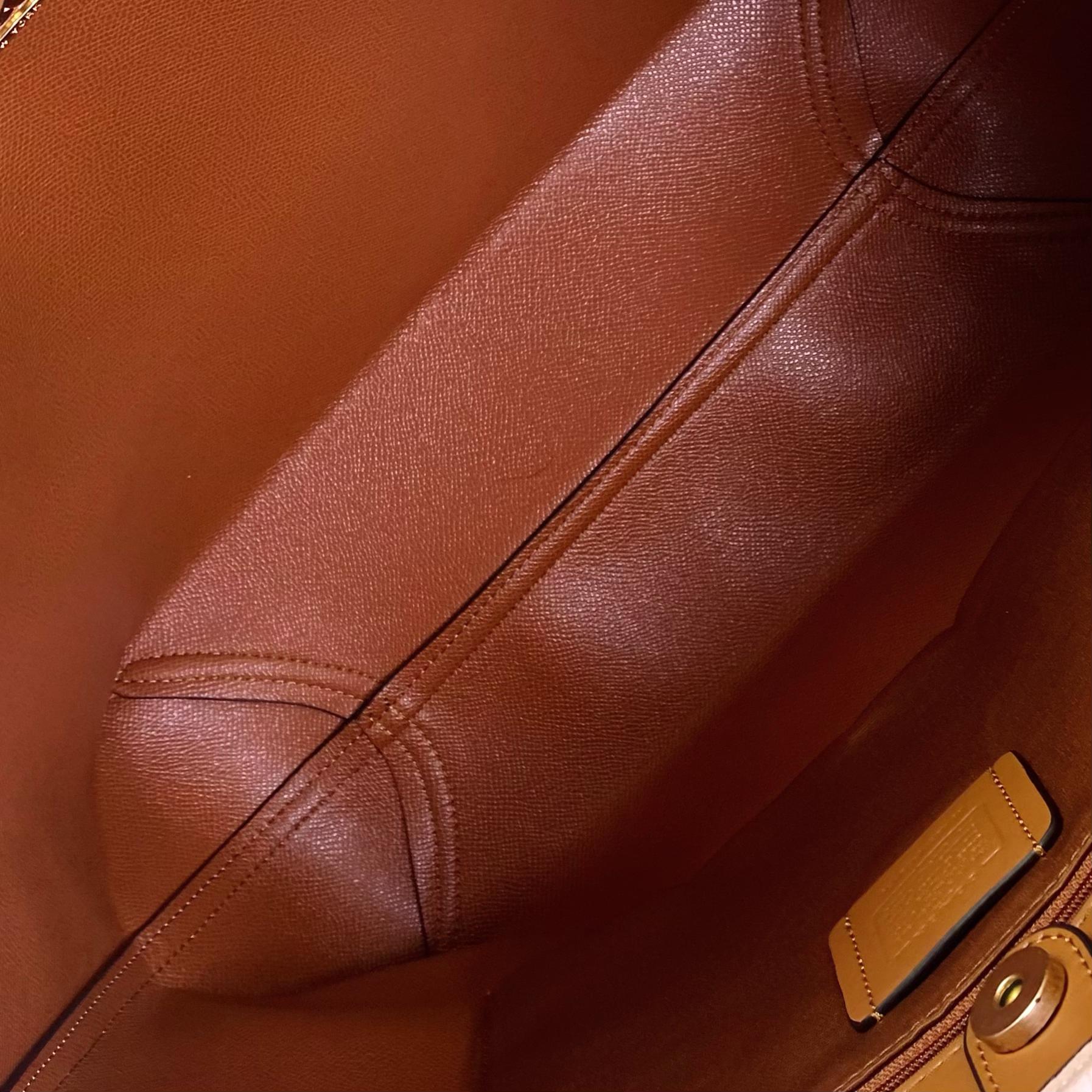 Túi Coach City Tote Bag With Shell Charm DS L.Pink
