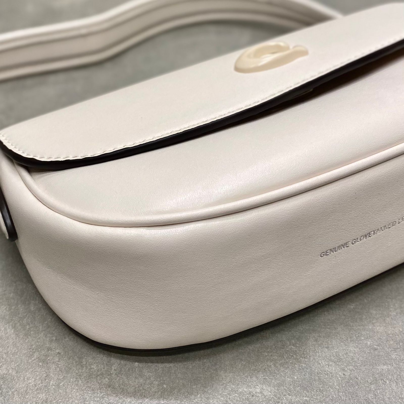 Túi Coach Emmy Saddle 23 Shoulder Bag DS White