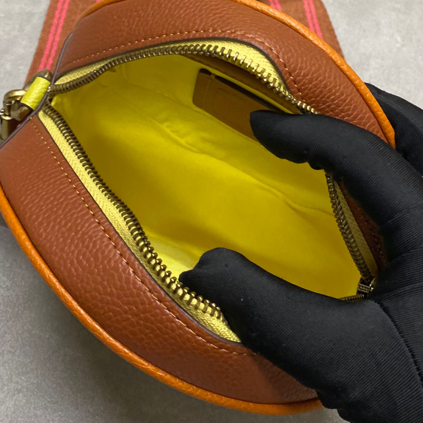 Túi Coach Restored Kia Circle Colorblock Bag DS Or/White