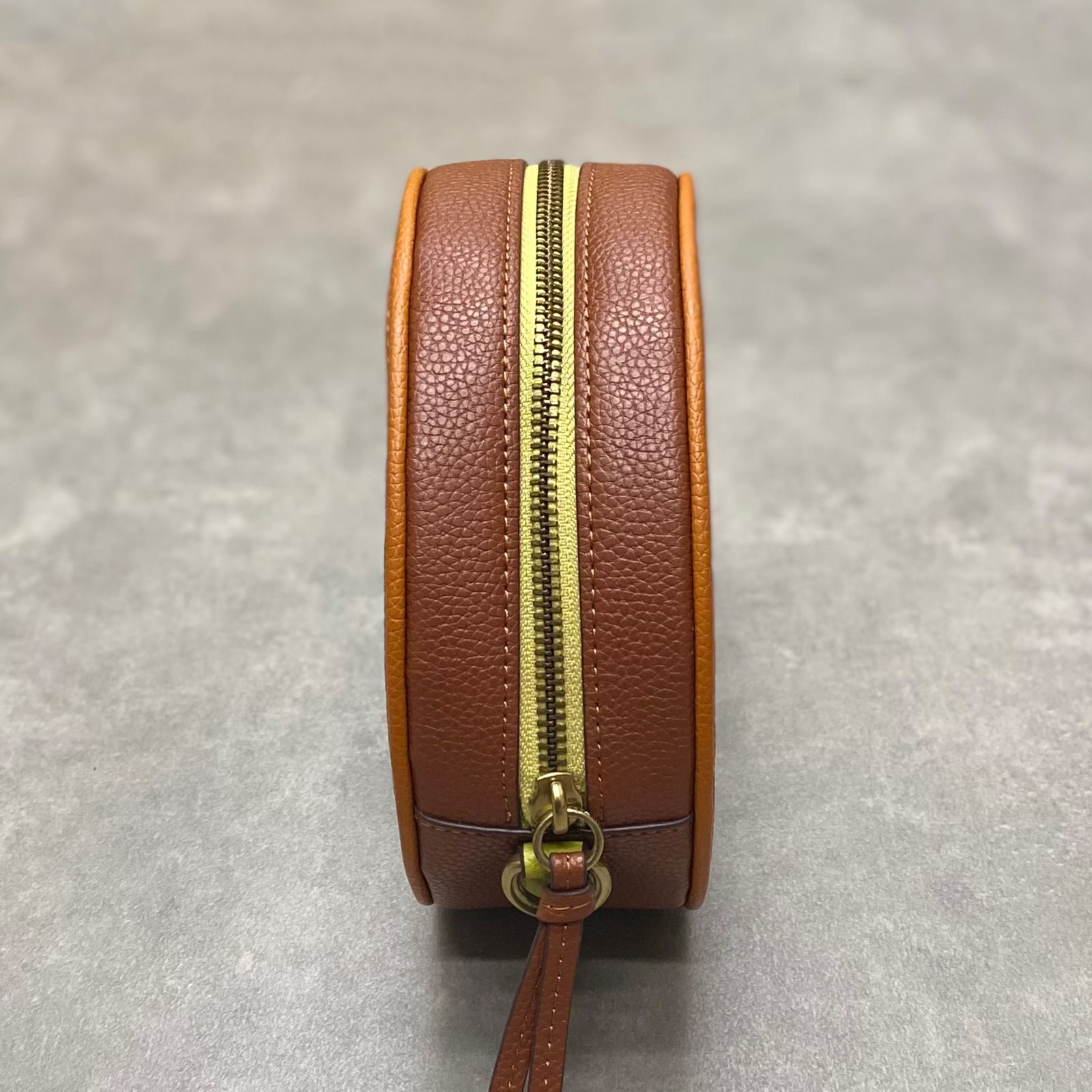 Túi Coach Restored Kia Circle Colorblock Bag DS Or/White