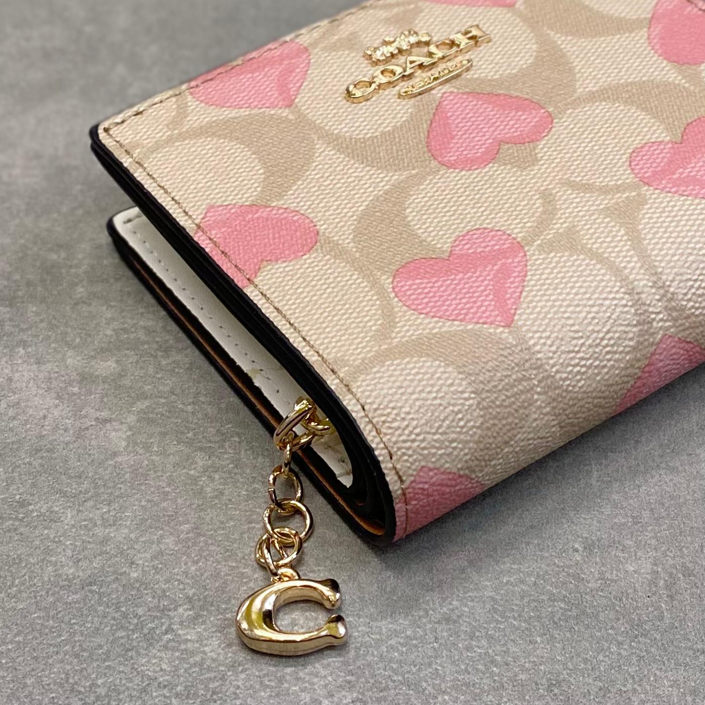 Ví Coach Women's Folding Short Wallet with Heart In Signature Canvas DS Beige -