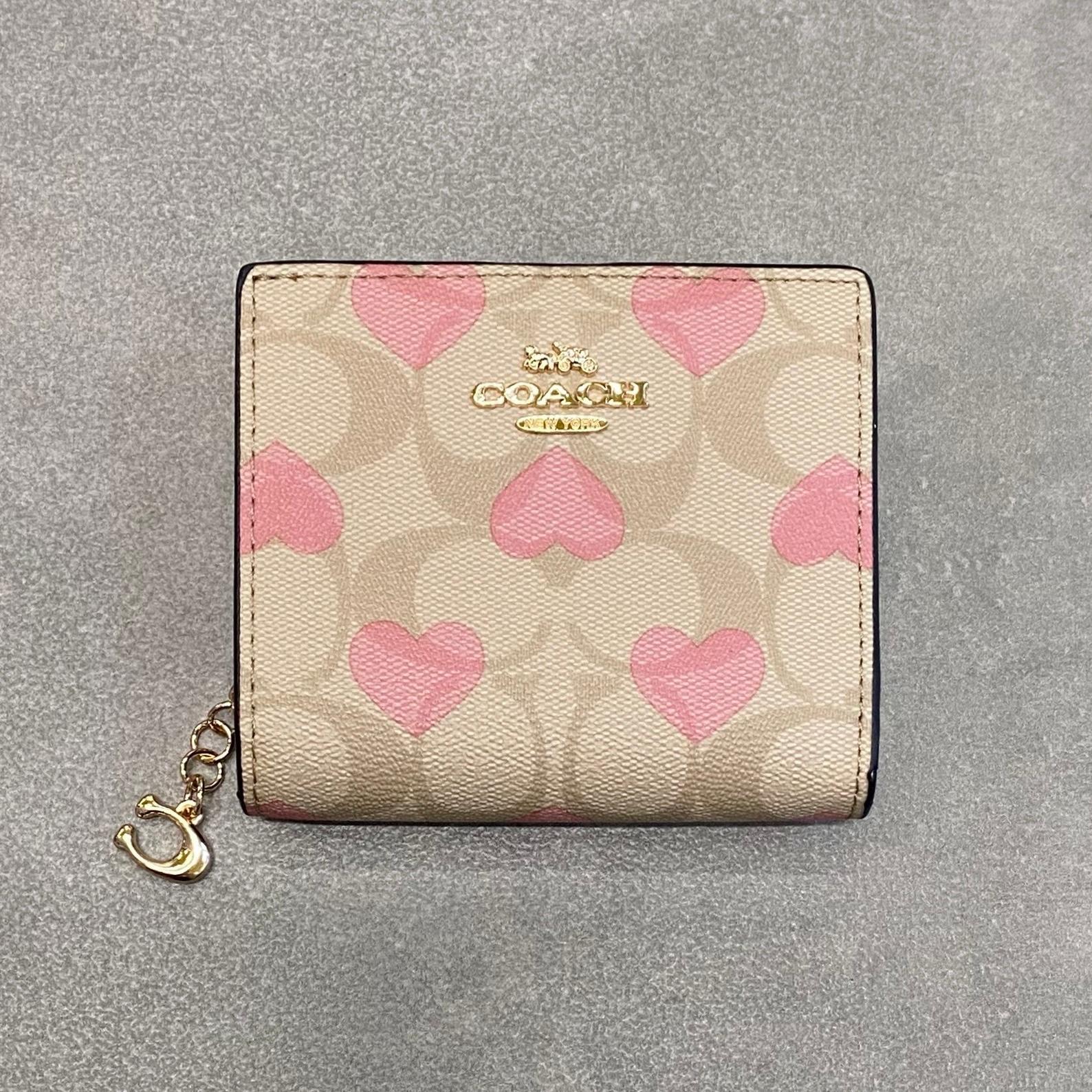 Ví Coach Women's Folding Short Wallet with Heart In Signature Canvas DS Beige -