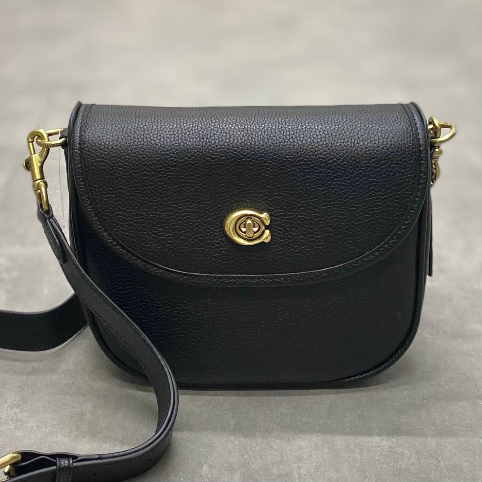 Túi Coach Willow Saddle Crossbody Bag DS Black