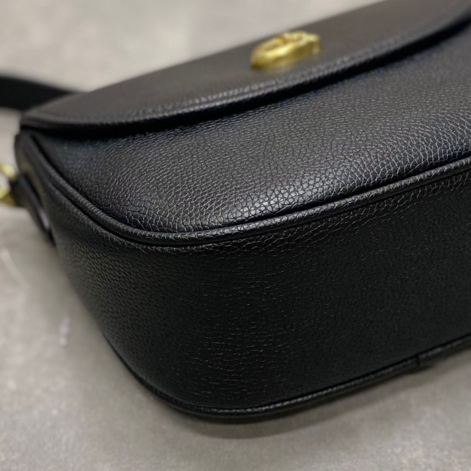 Túi Coach Willow Saddle Crossbody Bag DS Black