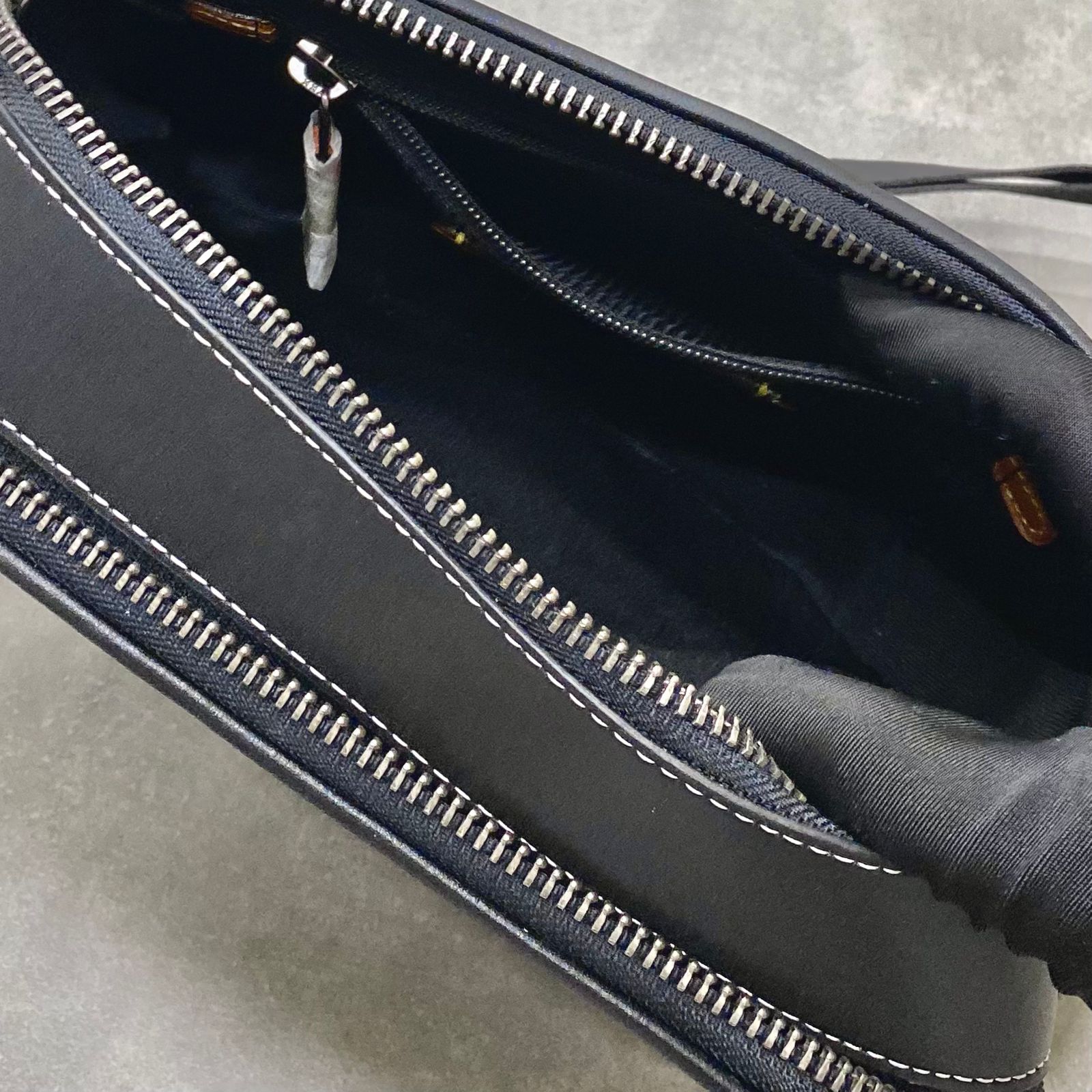 Túi Coach Charter 24 In Signature Canvas With Rexy DS Black/Grey -
